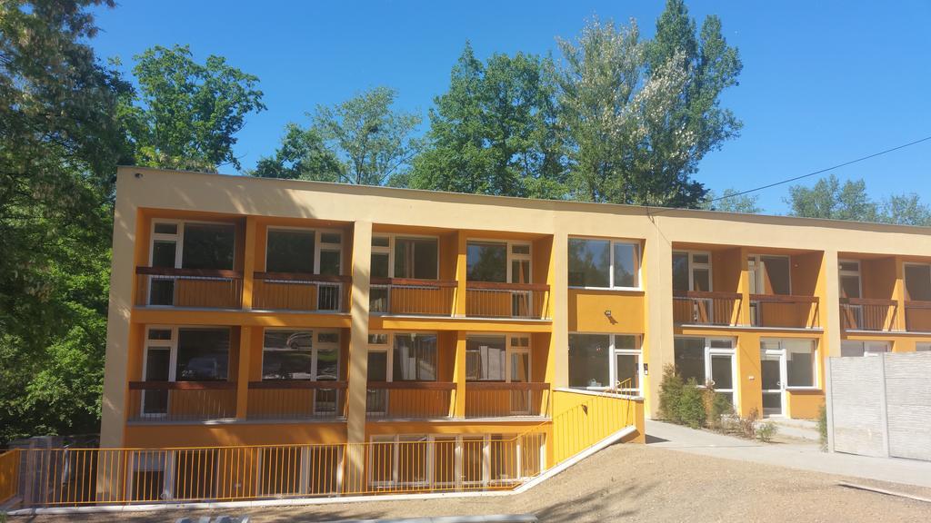 Aparthotel Usmev Острава Екстер'єр фото